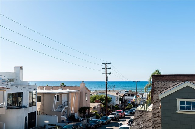 259 28th Street, Hermosa Beach, California 90254, 4 Bedrooms Bedrooms, ,4 BathroomsBathrooms,Residential,Sold,28th,SB18011709