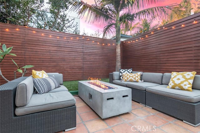 706 Serpentine Street, Redondo Beach, California 90277, 4 Bedrooms Bedrooms, ,2 BathroomsBathrooms,Residential,Sold,Serpentine,SB21039323