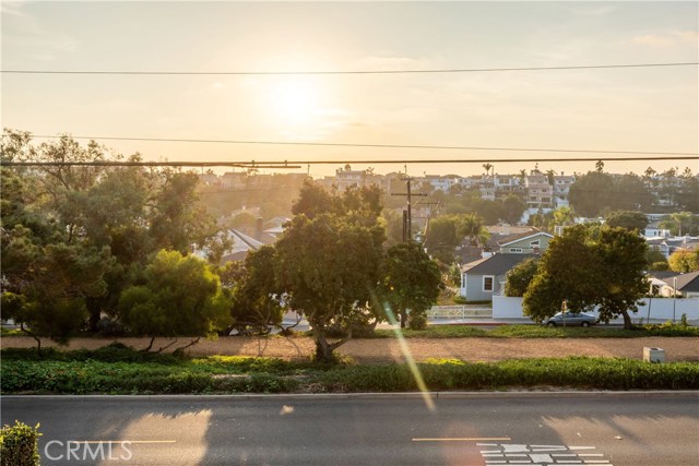 2017 Ava Avenue, Hermosa Beach, California 90254, 3 Bedrooms Bedrooms, ,4 BathroomsBathrooms,Residential,Sold,Ava,SB19263515