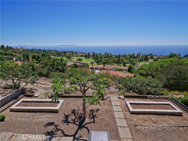 6810 Crest Road, Rancho Palos Verdes, California 90275, 3 Bedrooms Bedrooms, ,3 BathroomsBathrooms,Residential,Sold,Crest,PV21168023