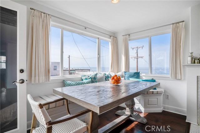 213 Seaview Street, Manhattan Beach, California 90266, 4 Bedrooms Bedrooms, ,3 BathroomsBathrooms,Residential,Sold,Seaview,SB19227675