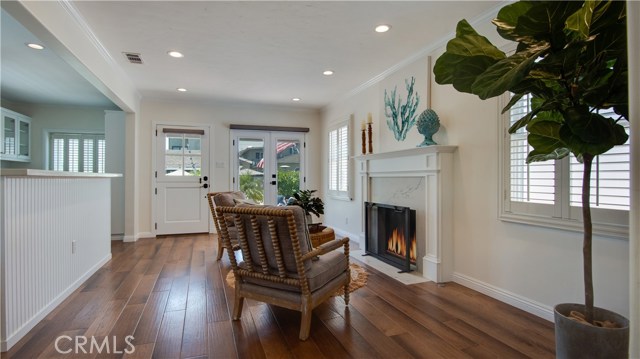 329 4th Street, Manhattan Beach, California 90266, 3 Bedrooms Bedrooms, ,2 BathroomsBathrooms,Residential,Sold,4th,SB20090773