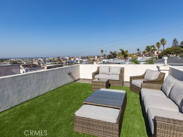 Rooftop deck (north view)