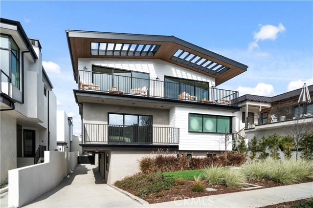 945 15th St, Hermosa Beach, California 90254, 4 Bedrooms Bedrooms, ,5 BathroomsBathrooms,Residential,Sold,15th St,SB20148499