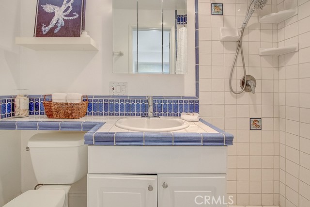 132 35th Place, Hermosa Beach, California 90254, 2 Bedrooms Bedrooms, ,2 BathroomsBathrooms,Residential,Sold,35th,SB19057826