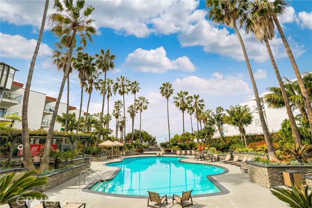 650 The Vlg, Redondo Beach, California 90277, 1 Bedroom Bedrooms, ,1 BathroomBathrooms,Residential,Sold,The Vlg,SB18021367