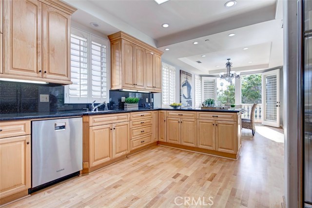 618 Broadway, Redondo Beach, California 90277, 3 Bedrooms Bedrooms, ,2 BathroomsBathrooms,Residential,Sold,Broadway,SB17101227