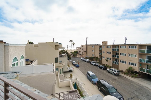 42 15th Street, Hermosa Beach, California 90254, 3 Bedrooms Bedrooms, ,3 BathroomsBathrooms,Residential,Sold,15th,SB18263868