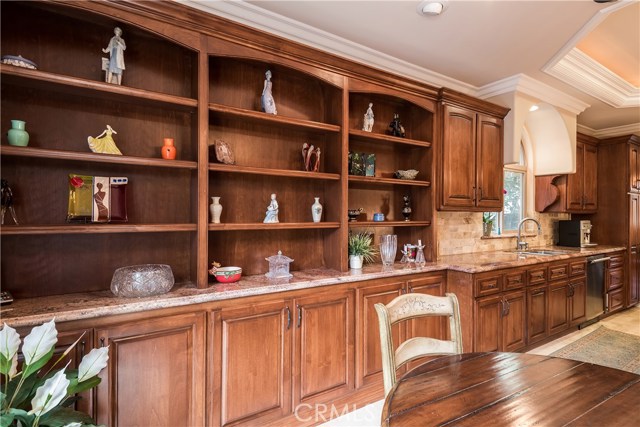 2012 Robinson Street, Redondo Beach, California 90278, 5 Bedrooms Bedrooms, ,3 BathroomsBathrooms,Residential,Sold,Robinson,SB18078924