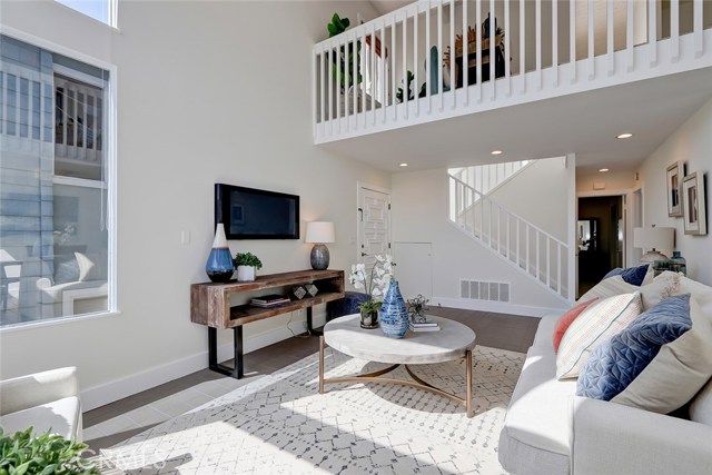 323 29th Street, Manhattan Beach, California 90266, 4 Bedrooms Bedrooms, ,3 BathroomsBathrooms,Residential,Sold,29th,SB19246067