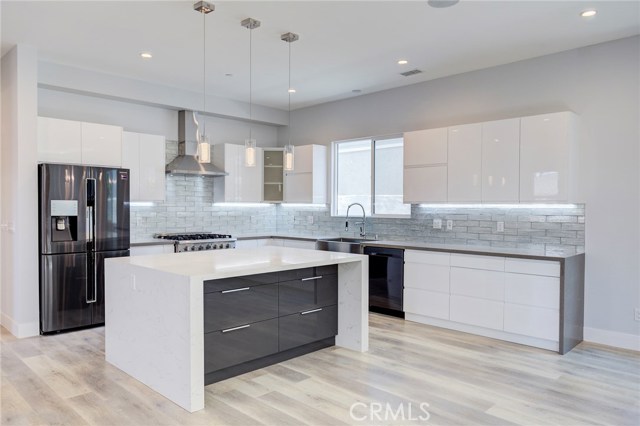 2420 Alvord Lane, Redondo Beach, California 90278, 4 Bedrooms Bedrooms, ,3 BathroomsBathrooms,Residential,Sold,Alvord,PV18203762