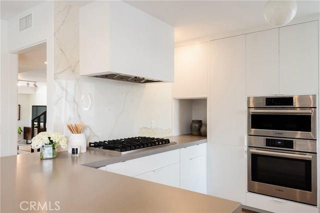 587 36th Street, Manhattan Beach, California 90266, 3 Bedrooms Bedrooms, ,2 BathroomsBathrooms,Residential,Sold,36th,SB21105044