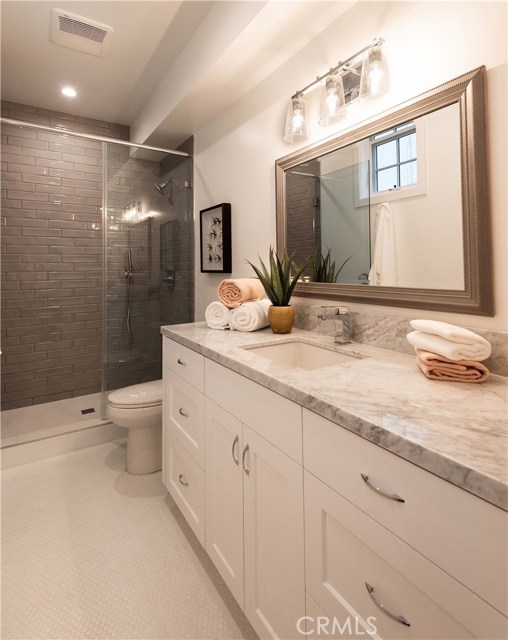 653 13th Street, Manhattan Beach, California 90266, 4 Bedrooms Bedrooms, ,2 BathroomsBathrooms,Residential,Sold,13th,SB19011414