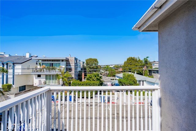 546 11th Street, Hermosa Beach, California 90254, 2 Bedrooms Bedrooms, ,2 BathroomsBathrooms,Residential,Sold,11th,SB19163197