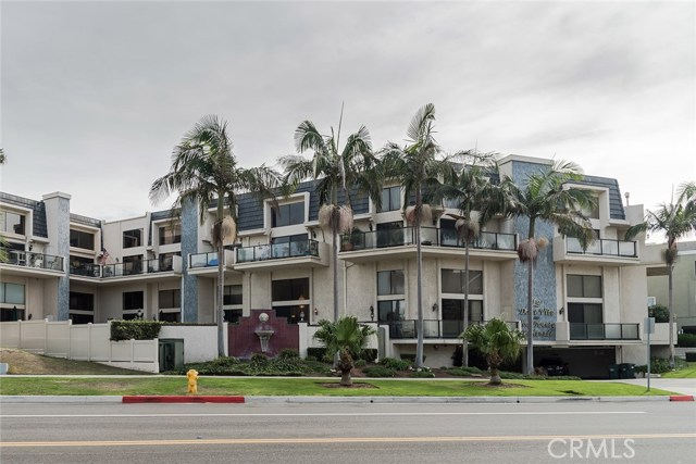 420 Esplanade, Redondo Beach, California 90277, 3 Bedrooms Bedrooms, ,2 BathroomsBathrooms,Residential,Sold,Esplanade,SB17257149