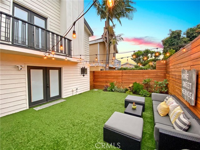 1216 20th Place, Hermosa Beach, California 90254, 3 Bedrooms Bedrooms, ,2 BathroomsBathrooms,Residential,Sold,20th,SB20132382