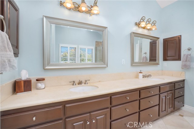 Master bathroom dual sinks and vanity area