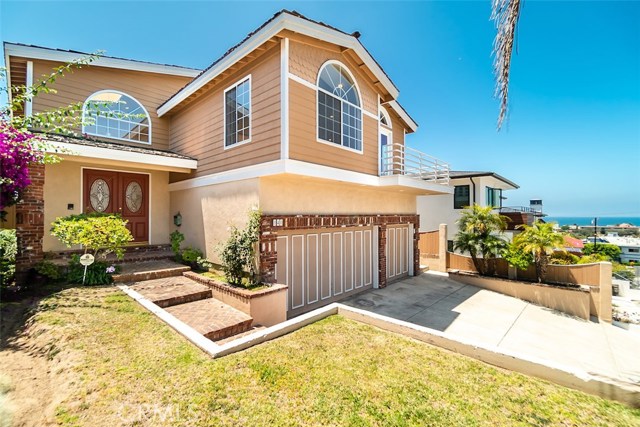 840 18th Street, Hermosa Beach, California 90254, 4 Bedrooms Bedrooms, ,3 BathroomsBathrooms,Residential,Sold,18th,SB18139144