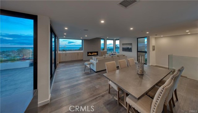 946 8th Street, Hermosa Beach, California 90254, 4 Bedrooms Bedrooms, ,3 BathroomsBathrooms,Residential,Sold,8th,SB20005641