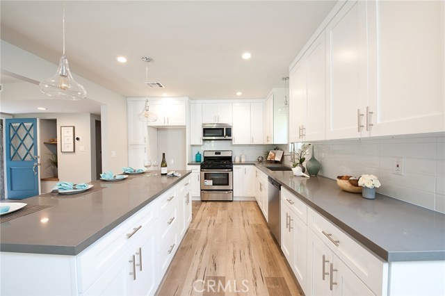 326 Prospect Avenue, Redondo Beach, California 90277, 3 Bedrooms Bedrooms, ,2 BathroomsBathrooms,Residential,Sold,Prospect,OC17090576