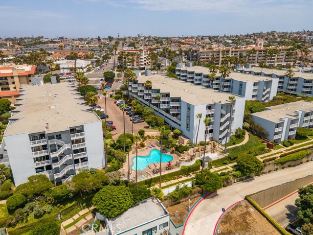 640 The Village, Redondo Beach, California 90277, 1 Bedroom Bedrooms, ,1 BathroomBathrooms,Residential,Sold,The Village,CV21150767