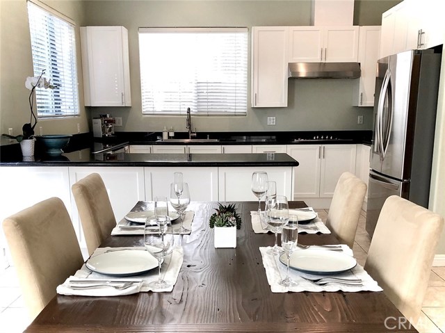 2220 Rockefeller Lane, Redondo Beach, California 90278, 3 Bedrooms Bedrooms, ,2 BathroomsBathrooms,Residential,Sold,Rockefeller,PV19241545