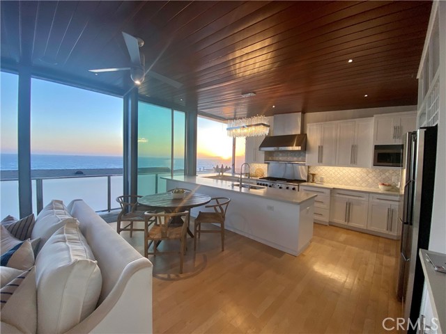3316 Crest Drive, Manhattan Beach, California 90266, 4 Bedrooms Bedrooms, ,3 BathroomsBathrooms,Residential,Sold,Crest,SB21123586