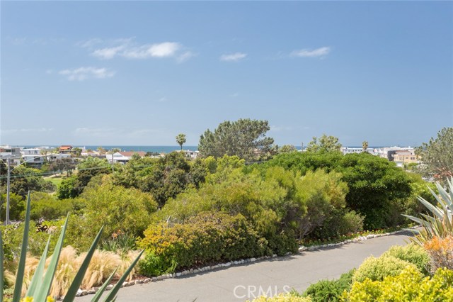 611 Gould Terrace, Hermosa Beach, California 90254, 4 Bedrooms Bedrooms, ,1 BathroomBathrooms,Residential,Sold,Gould,SB17111077