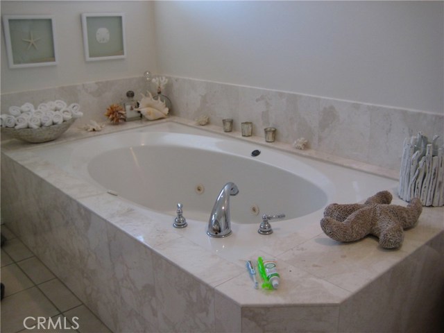 2207 Voorhees Avenue, Redondo Beach, California 90278, 4 Bedrooms Bedrooms, ,2 BathroomsBathrooms,Residential,Sold,Voorhees,SB17062851