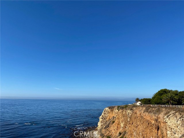 28703 Cedarbluff Drive, Rancho Palos Verdes, California 90275, 3 Bedrooms Bedrooms, ,2 BathroomsBathrooms,Residential,Sold,Cedarbluff,OC20239702