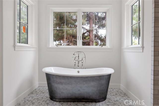 648 30th Street, Manhattan Beach, California 90266, 5 Bedrooms Bedrooms, ,5 BathroomsBathrooms,Residential,Sold,30th,SB20096083