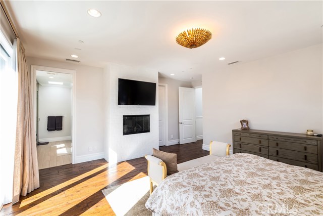 1905 Elm Avenue, Manhattan Beach, California 90266, 5 Bedrooms Bedrooms, ,5 BathroomsBathrooms,Residential,Sold,Elm,SB19169509