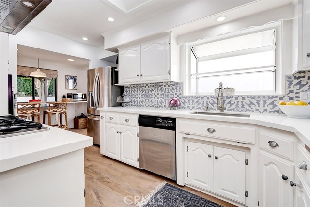 2101 Chestnut Avenue, Manhattan Beach, California 90266, 3 Bedrooms Bedrooms, ,2 BathroomsBathrooms,Residential,Sold,Chestnut,SB20213029