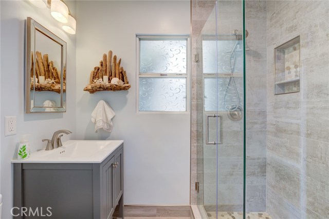 1019 Avenue B, Redondo Beach, California 90277, 4 Bedrooms Bedrooms, ,2 BathroomsBathrooms,Residential,Sold,Avenue B,PV20263391