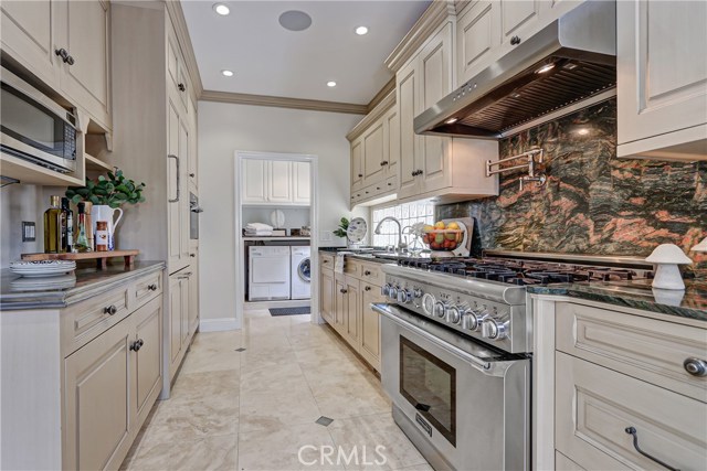 1600 Elm Avenue, Manhattan Beach, California 90266, 3 Bedrooms Bedrooms, ,3 BathroomsBathrooms,Residential,Sold,Elm,SB19126027