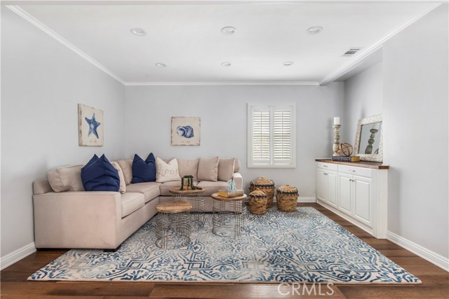 329 4th Street, Manhattan Beach, California 90266, 3 Bedrooms Bedrooms, ,2 BathroomsBathrooms,Residential,Sold,4th,SB20090773