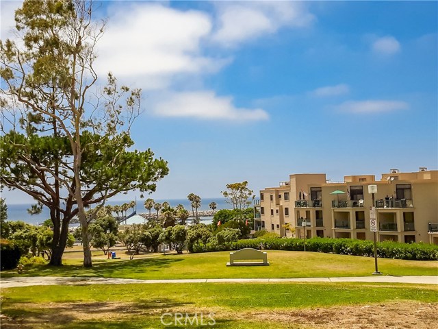 220 The Village, Redondo Beach, California 90277, 1 Bedroom Bedrooms, ,2 BathroomsBathrooms,Residential,Sold,The Village,SB19142462