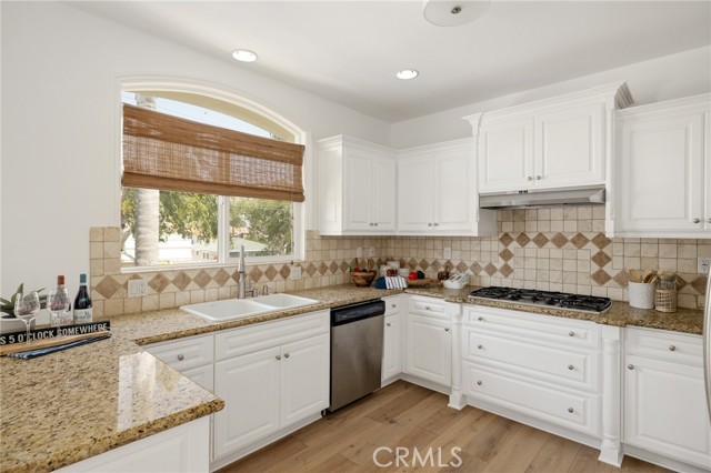 2518 Grant Avenue, Redondo Beach, California 90278, 3 Bedrooms Bedrooms, ,2 BathroomsBathrooms,Residential,Sold,Grant,SB21052990