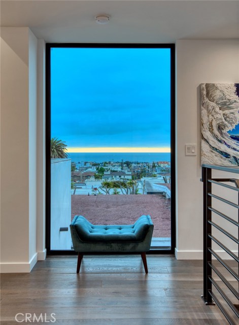 945 7th Street, Hermosa Beach, California 90254, 4 Bedrooms Bedrooms, ,3 BathroomsBathrooms,Residential,Sold,7th,SB19140226