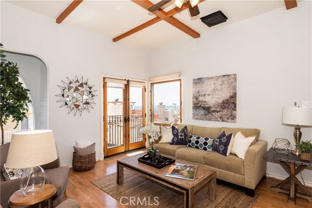 205 40th Street, Manhattan Beach, California 90266, 2 Bedrooms Bedrooms, ,1 BathroomBathrooms,Residential,Sold,40th,SB20076163