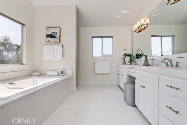 2ND FLOOR MASTER BATHROOM AREA