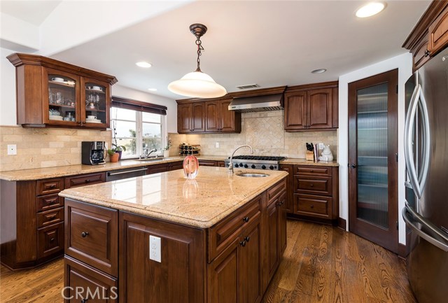 161 1st Court, Hermosa Beach, California 90254, 3 Bedrooms Bedrooms, ,3 BathroomsBathrooms,Residential,Sold,1st,SB18066739