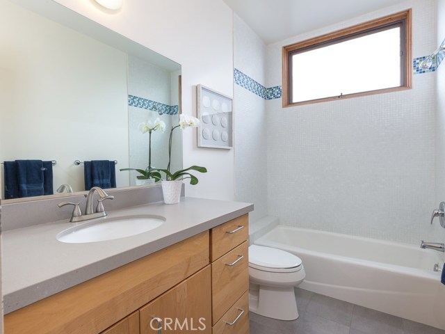 Lower level bathroom with tub/shower combo