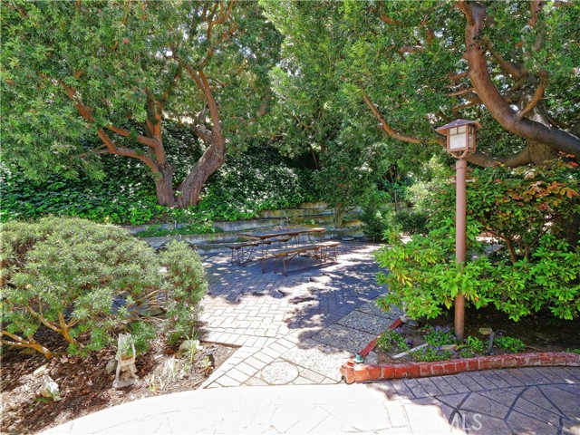 34 Deerhill Drive, Rolling Hills Estates, California 90274, 3 Bedrooms Bedrooms, ,3 BathroomsBathrooms,Residential,Sold,Deerhill,PV21123888