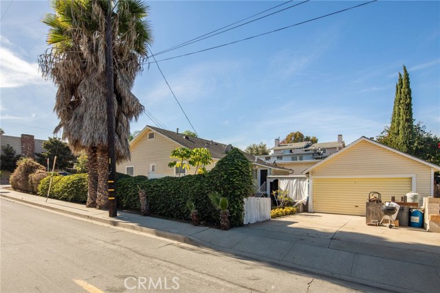 2623 Voorhees Avenue, Redondo Beach, California 90278, 3 Bedrooms Bedrooms, ,1 BathroomBathrooms,Residential,Sold,Voorhees,SB18274134