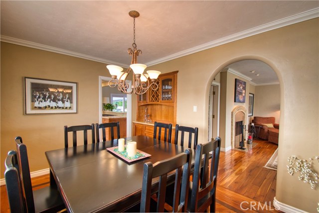 Dining room with custom built-ins