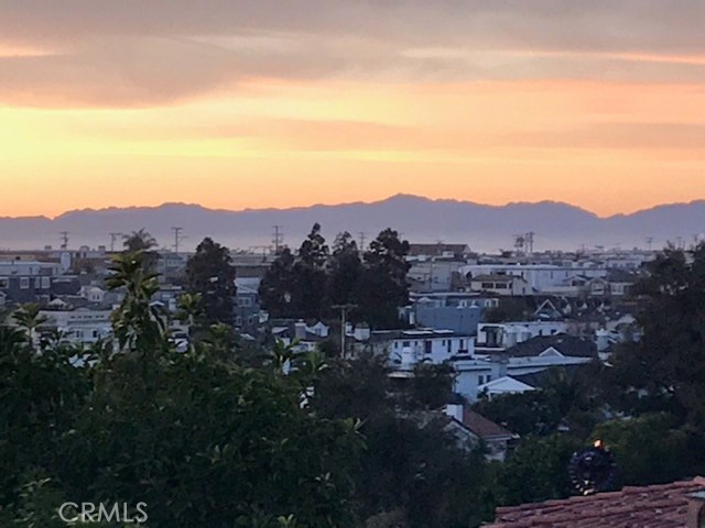 815 1st Street, Manhattan Beach, California 90266, 4 Bedrooms Bedrooms, ,3 BathroomsBathrooms,Residential,Sold,1st,SB20096904