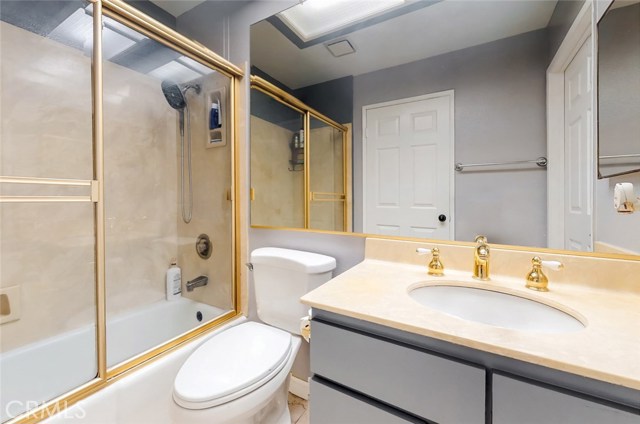 5 Bed Home for Sale in Hawthorne, California