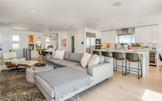 4109 Crest Drive, Manhattan Beach, California 90266, 3 Bedrooms Bedrooms, ,4 BathroomsBathrooms,Residential,Sold,Crest,SB20133753