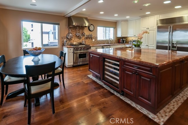 619 Broadway, Redondo Beach, California 90277, 3 Bedrooms Bedrooms, ,2 BathroomsBathrooms,Residential,Sold,Broadway,SB17102336